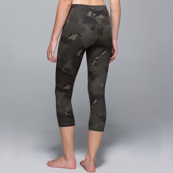 Lululemon green camo palm party high low roll waist wunder under crop leggings - Picture 8 of 12